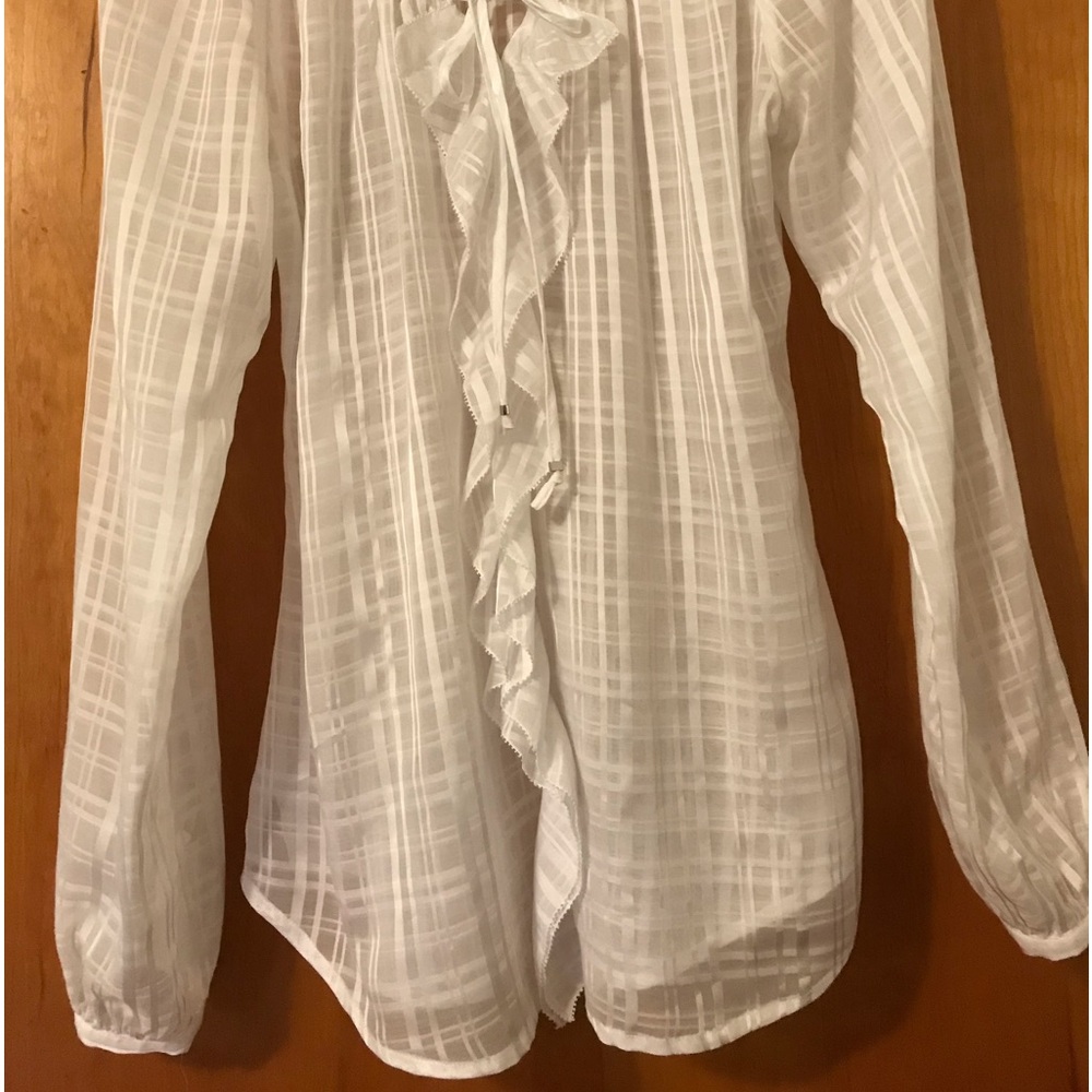 “Flirty” White Blouse